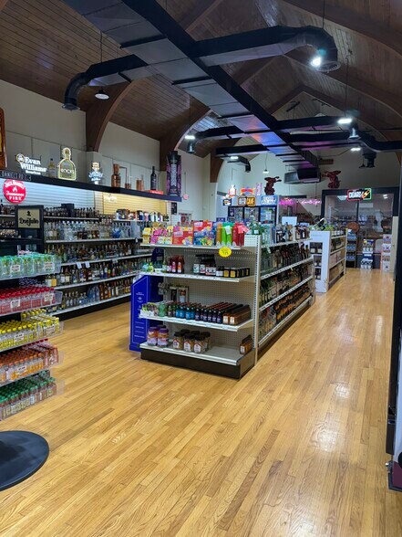 More Photos Of 3600-3606 Western Ave, Knoxville Freestanding For Sale