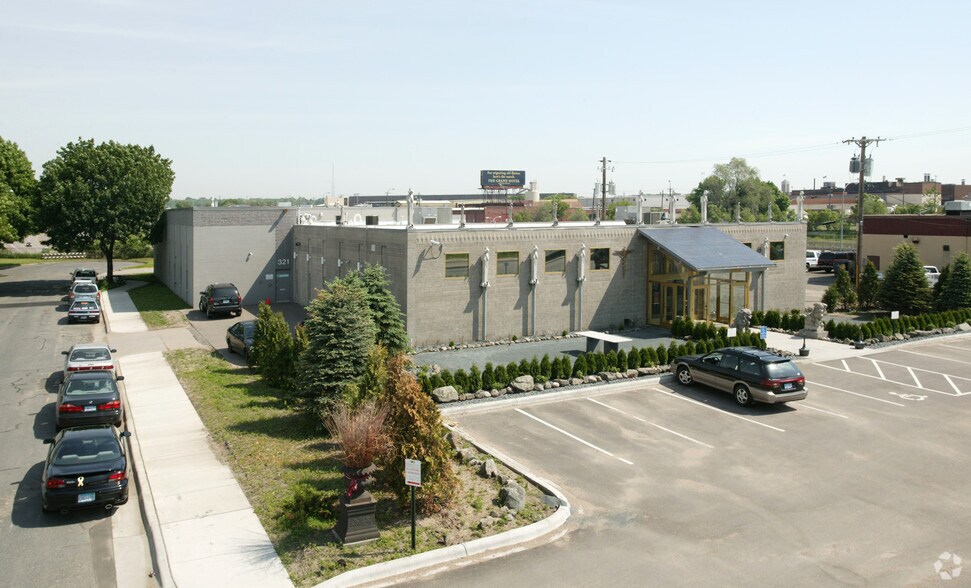 More Photos Of 983 E Hennepin Ave, Minneapolis Lodge Meeting Hall For Sale