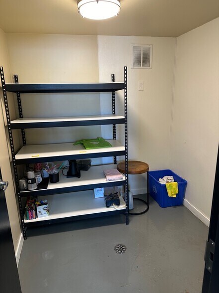 More Photos Of 303 N 2nd St, St Charles Office For Lease