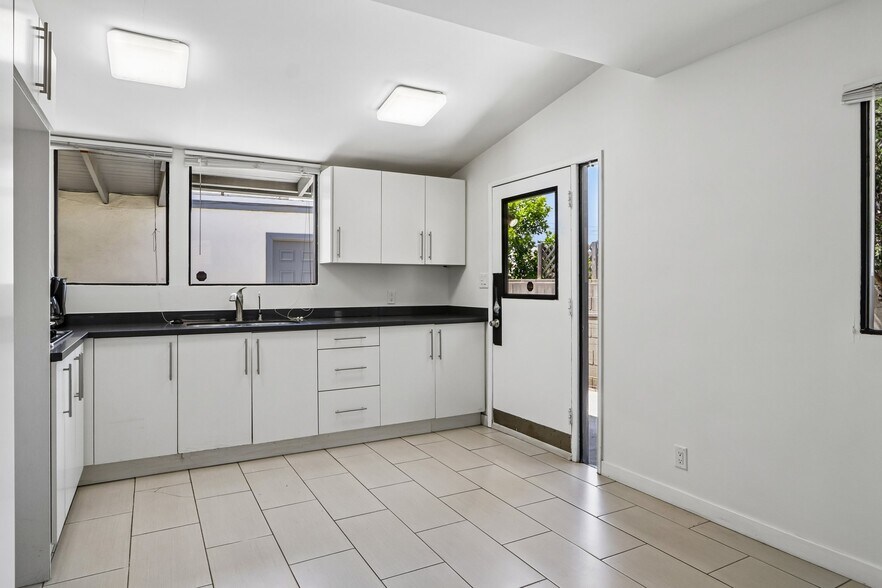 More Photos Of 11100 Sheldon St, Sun Valley Office Residential For Sale