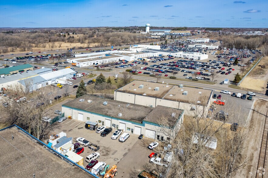 More Photos Of 3276 Fanum Rd, Vadnais Heights Service For Lease