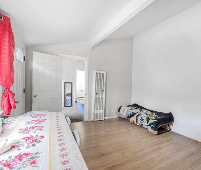 More Photos Of 136 N Garfield Ave, Oxnard Apartments For Sale