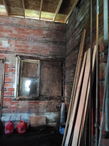 More Photos Of 1010-1016 E Main St, Columbus Storefront Retail Residential For Sale