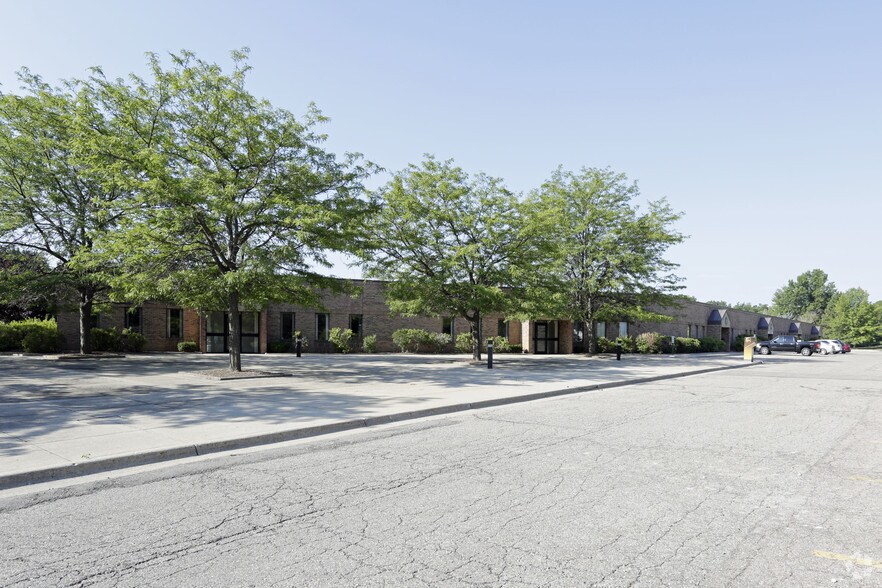 More Photos Of 111 W Edgewood Blvd, Lansing Office For Lease