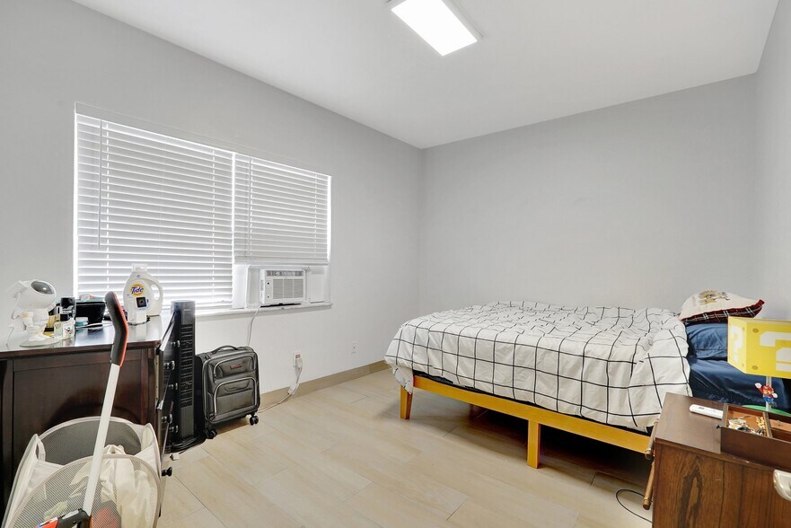 More Photos Of 1723 Liberty St, Hollywood Apartments For Sale