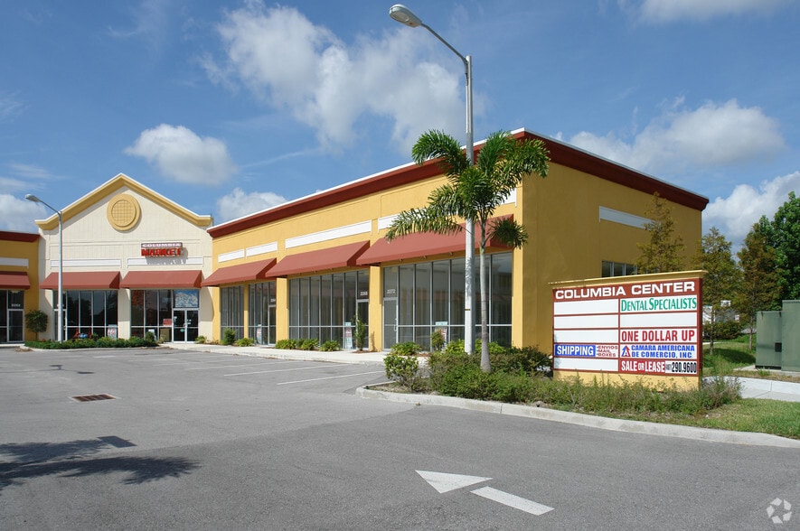 More Photos Of 2200-2272 W Columbia Ave, Kissimmee General Retail For Sale