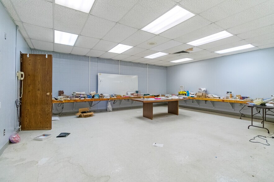 More Photos Of 214 N School St, Winfield Light Distribution For Sale
