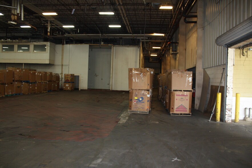 More Photos Of 27 Neil Gunn Rd, Ellisville Distribution For Lease