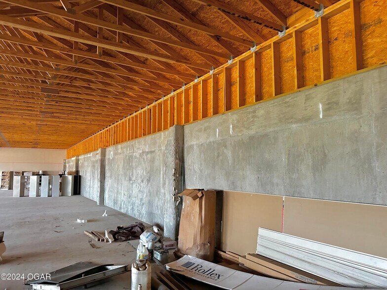 More Photos Of 2702 Cunningham Ave, Joplin Medical For Lease