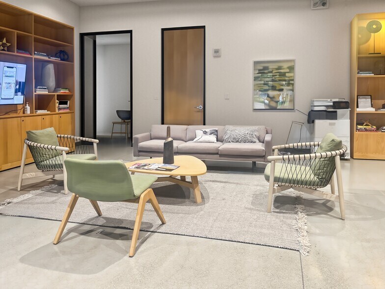 More Photos Of 2445 Augustine Dr, Santa Clara Office For Lease