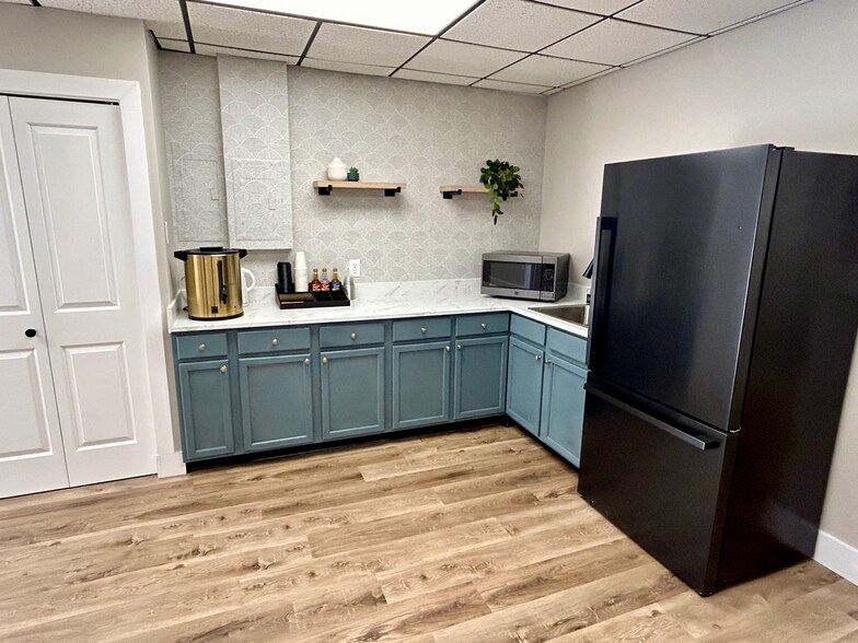 More Photos Of 103-203 Lewis St, Fort Walton Beach Coworking Space