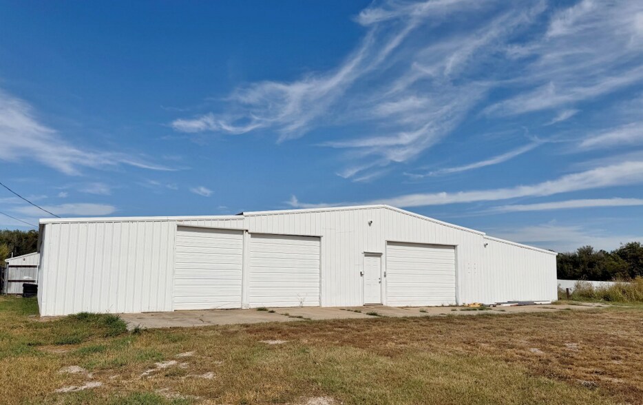 More Photos Of 4400-4501 VFW Dr, Del City Warehouse For Sale