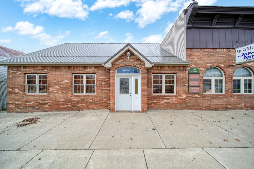 More Photos Of 104 Main St, Waldron Office Residential For Sale