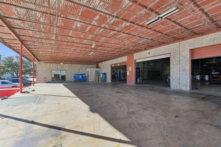 More Photos Of 4267 Dividend Dr, San Antonio Warehouse For Sale