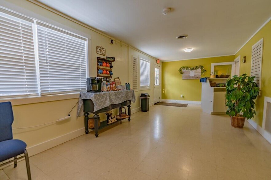 More Photos Of 1080 Main St NW, Lenoir Office For Sale