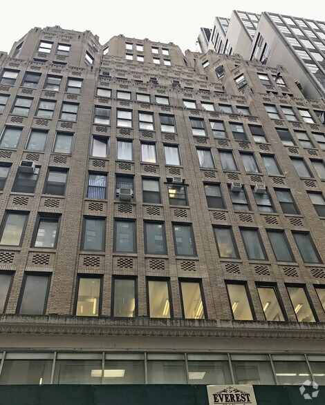 More Photos Of 64 W 48th St, New York Office For Lease