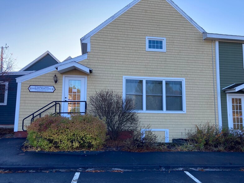 More Photos Of 69 York St, Kennebunk Medical For Sale