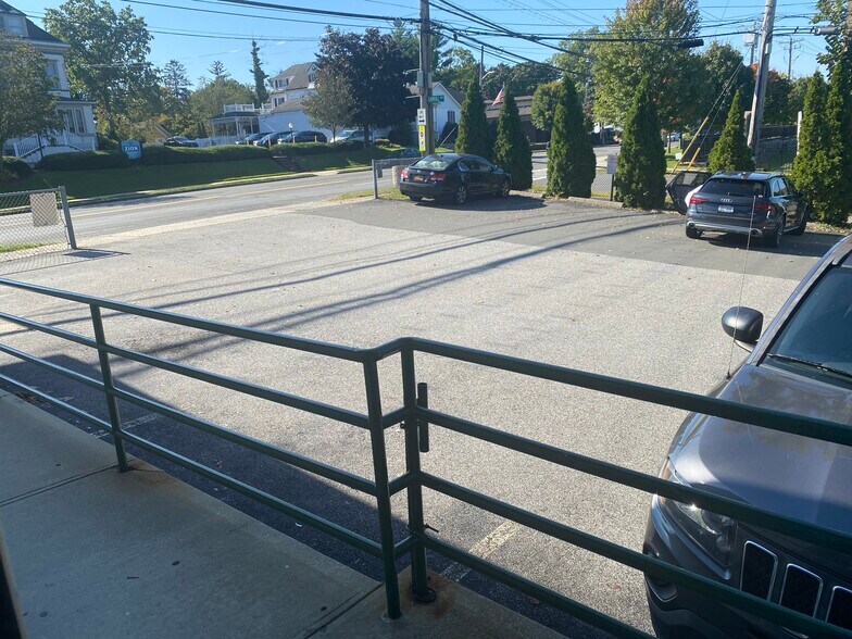 More Photos Of 800 E Boston Post Rd, Mamaroneck Storefront For Sale