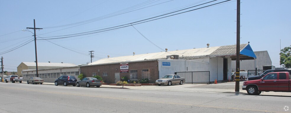 Primary Photo Of 1260-1280 E 9th St, Pomona Manufacturing For Sale