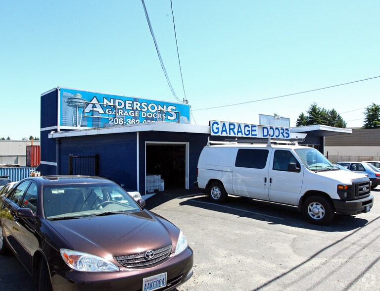 More Photos Of 12714 Aurora Ave N, Seattle Freestanding For Lease