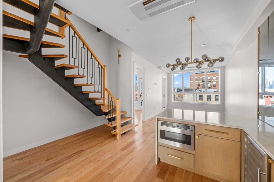 More Photos Of 41 Summit St, Brooklyn Warehouse For Sale