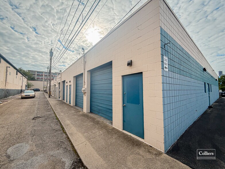 More Photos Of 1300-1318 Western Ave, Pittsburgh Flex For Lease