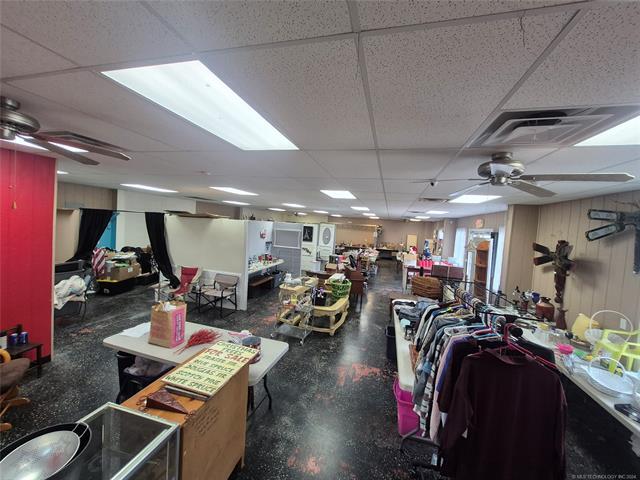 More Photos Of 401 S Chouteau Ave, Chouteau Convenience Store For Sale