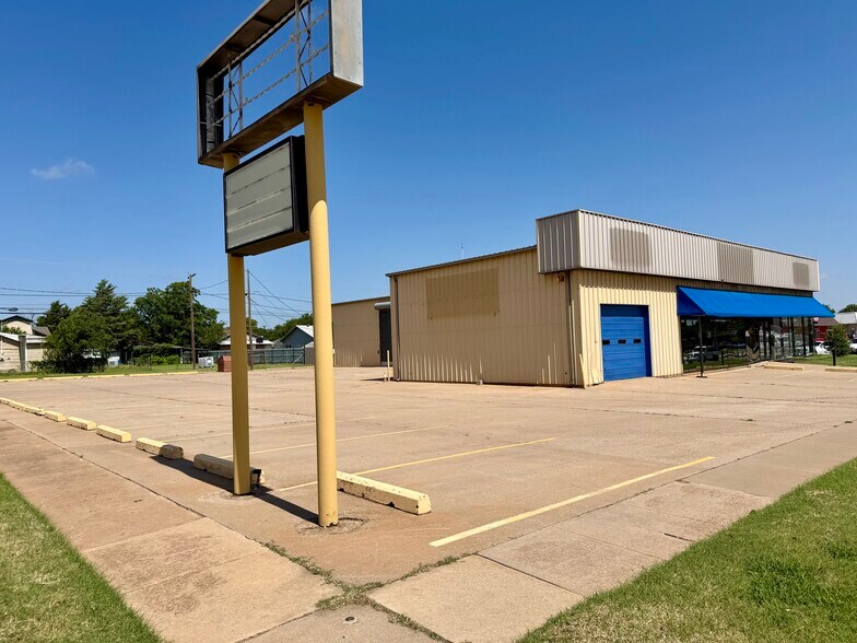 Primary Photo Of 2412 Kemp Blvd, Wichita Falls Light Manufacturing For Sale