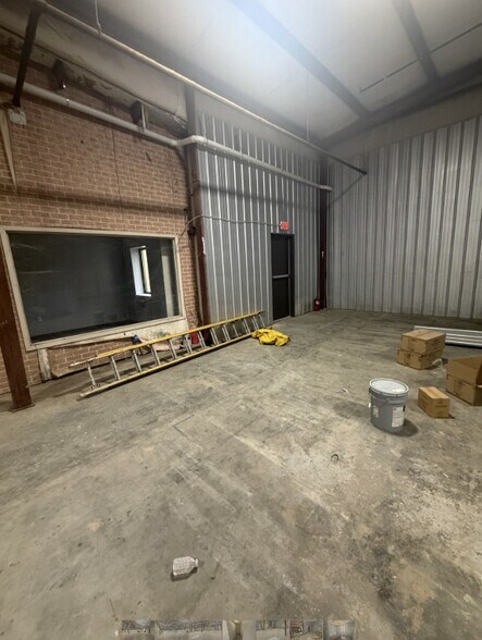 More Photos Of 216 Industrial Dr, Ridgeland Warehouse For Sale