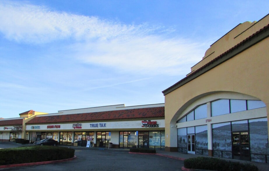 Primary Photo Of 27538 Sierra Hwy, Santa Clarita Unknown For Lease