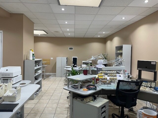 More Photos Of 5307 W Devon Ave, Chicago Medical For Sale