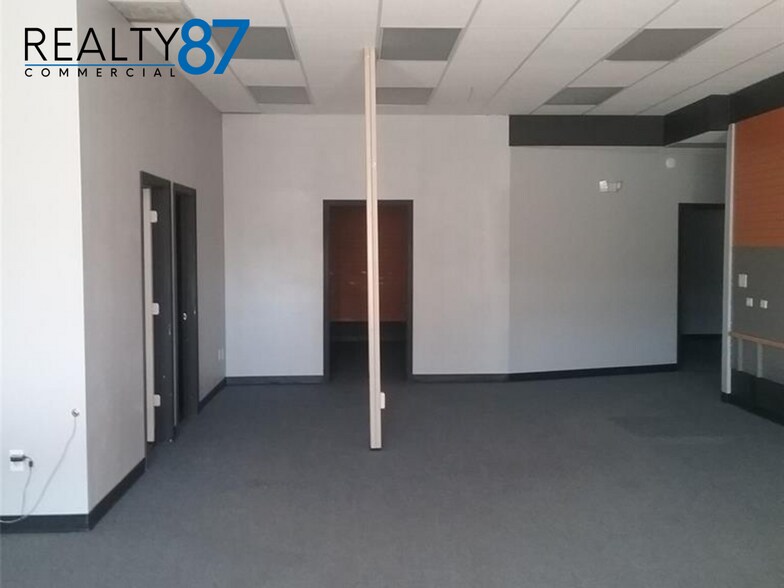 More Photos Of 1146 Blairs Ferry Rd NE, Cedar Rapids Freestanding For Lease