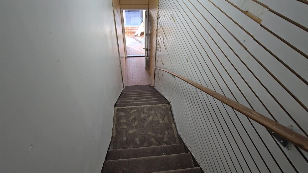 More Photos Of 3753 82nd St, Jackson Heights Storefront Retail Office For Lease