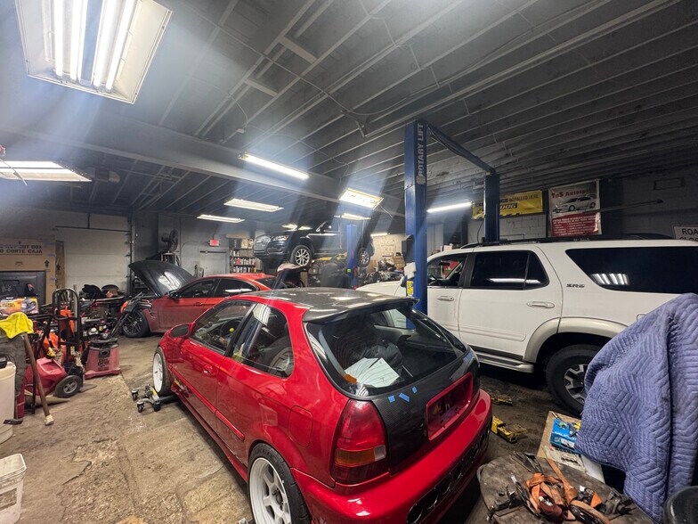 More Photos Of 27 Lockwood Rd, Bay Shore Warehouse For Sale