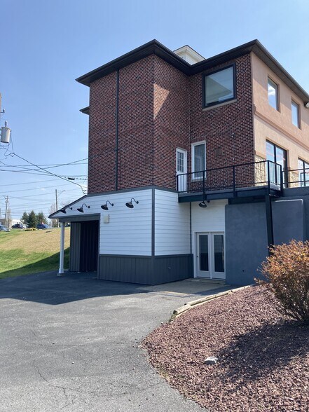 More Photos Of 5001 Carlisle Pike, Mechanicsburg Office For Lease