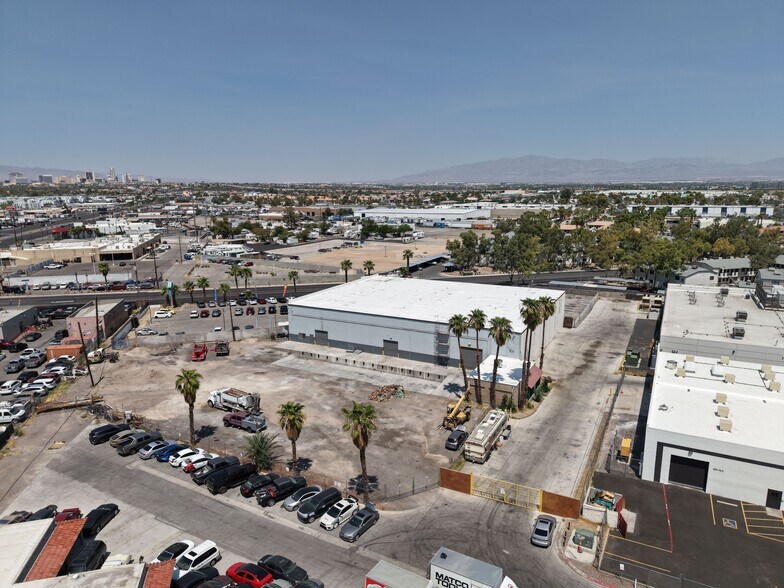 More Photos Of 3250 Palm Pky, Las Vegas Warehouse For Sale