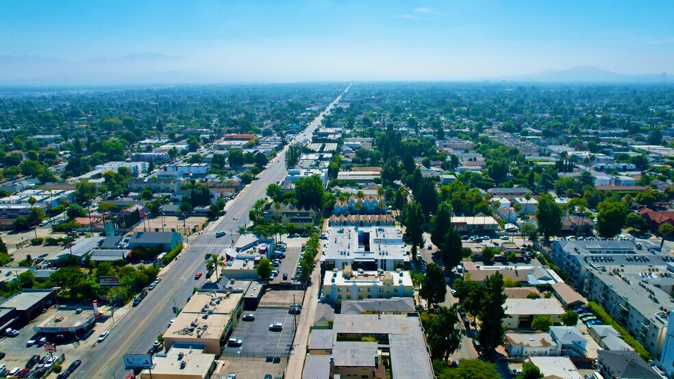 More Photos Of 14317 Friar St, Van Nuys Apartments For Sale