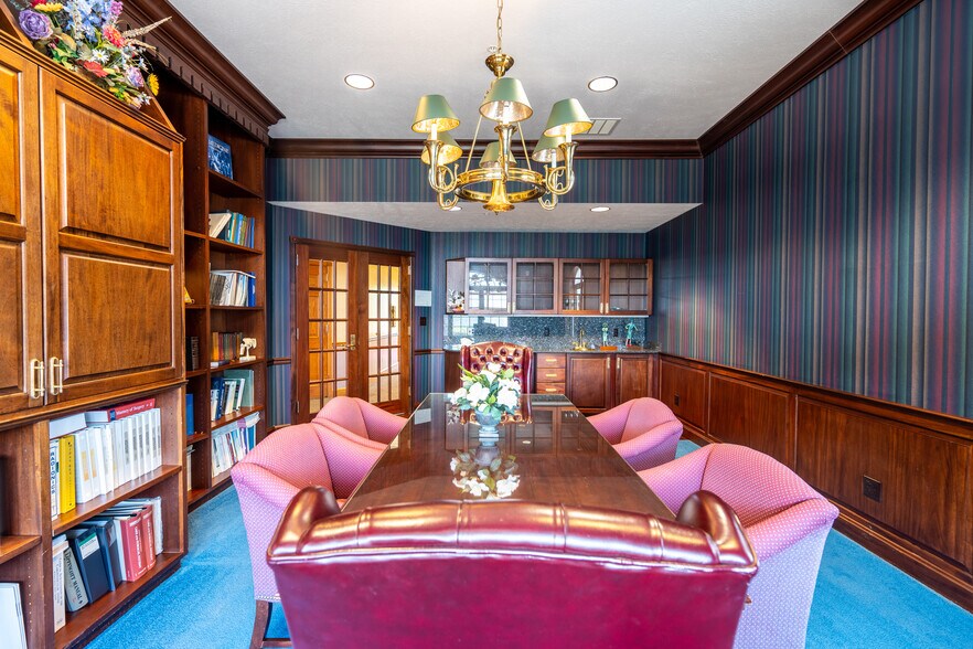 More Photos Of 700 S College Ave, Bloomington Office For Sale