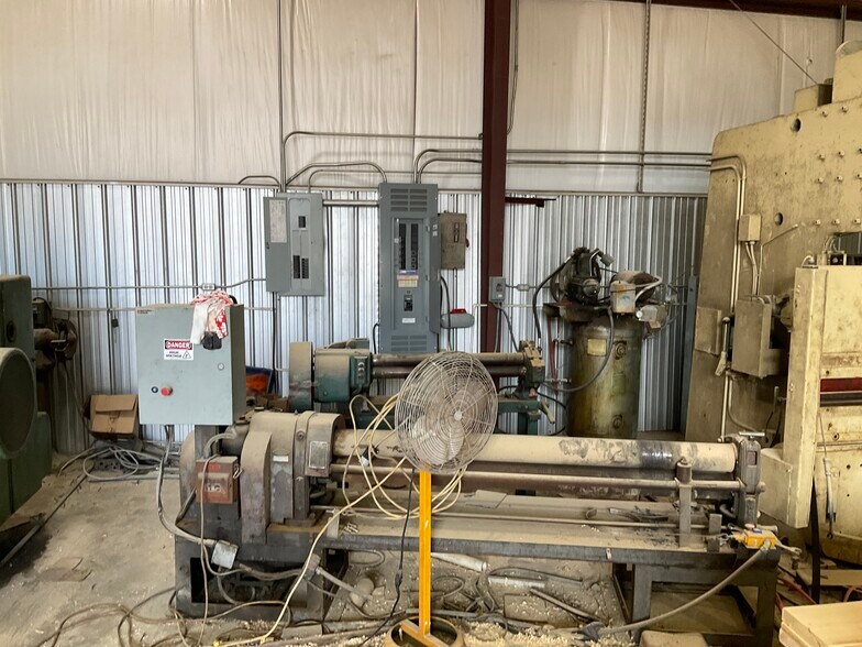 More Photos Of 1421 Highway 125 S, Amory Service For Sale
