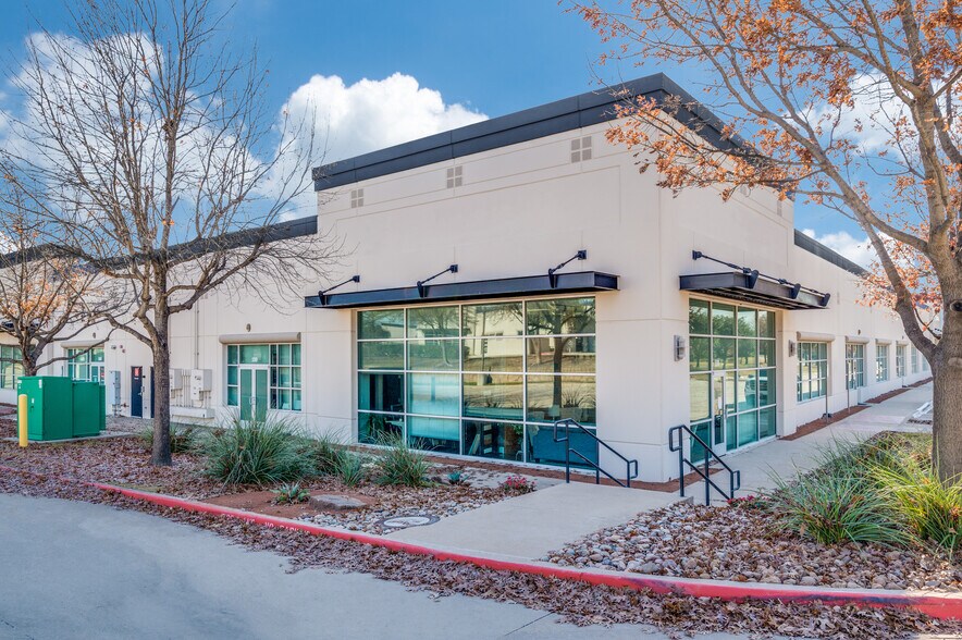Primary Photo Of 6652 Pinecrest Dr, Plano Office For Lease