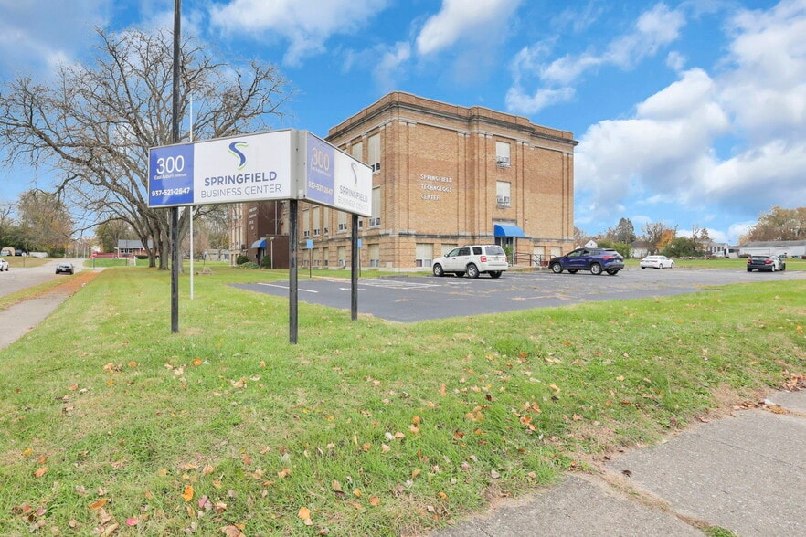 More Photos Of 300 E Auburn Ave, Springfield Office For Sale