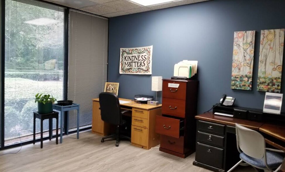 More Photos Of 3305 Breckinridge Blvd, Duluth Light Distribution For Lease