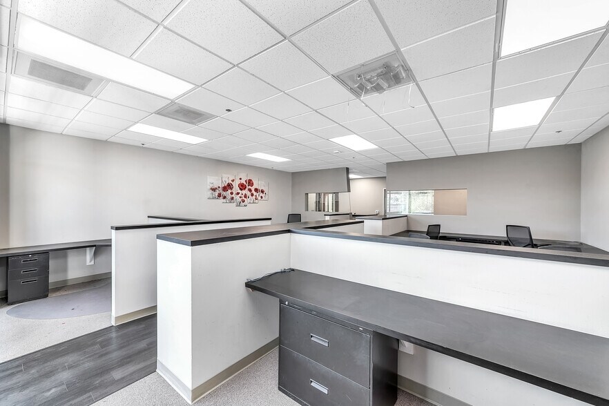 More Photos Of 2860 E Thousand Oaks Blvd, Thousand Oaks Office For Lease