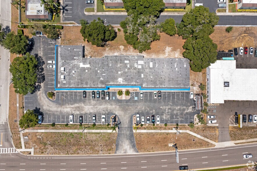 More Photos Of 800 E Bay Dr, Largo General Retail For Lease