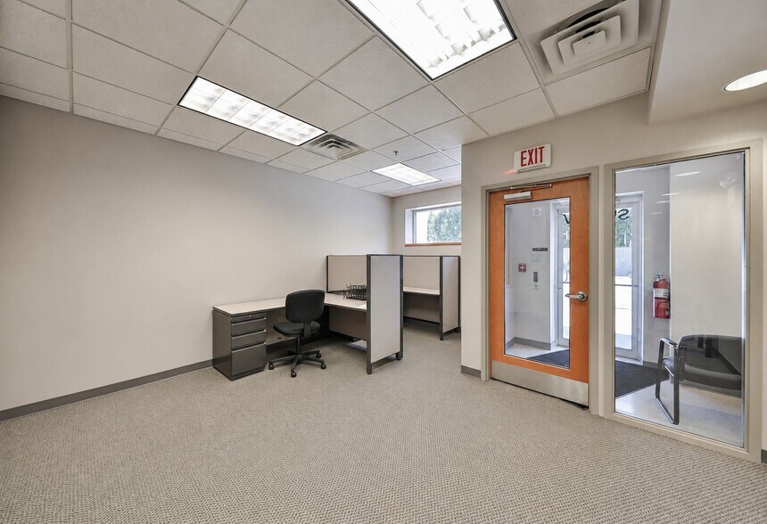 More Photos Of 2299 Brodhead Rd, Bethlehem Office For Sale