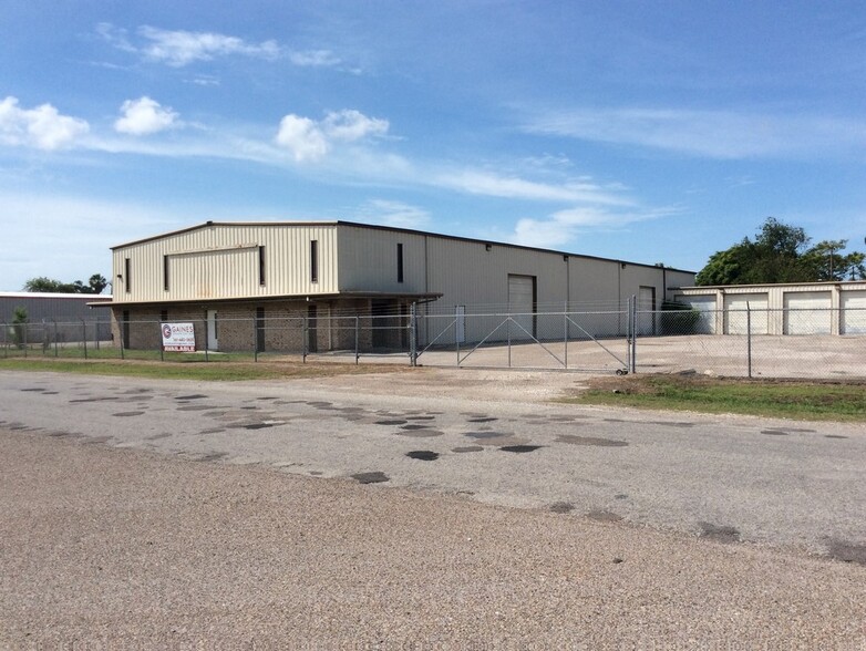 Primary Photo Of 4202 Russell Dr, Corpus Christi Warehouse For Lease