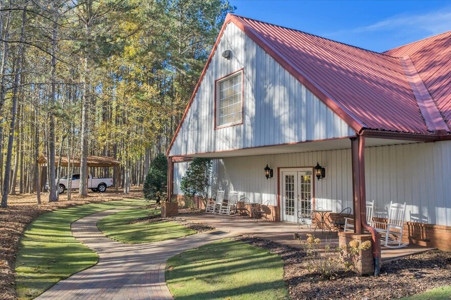 More Photos Of 2079 Highway 85, Senoia Specialty For Sale