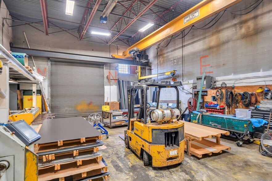 More Photos Of 13365 115th Ave, Surrey Light Manufacturing For Lease