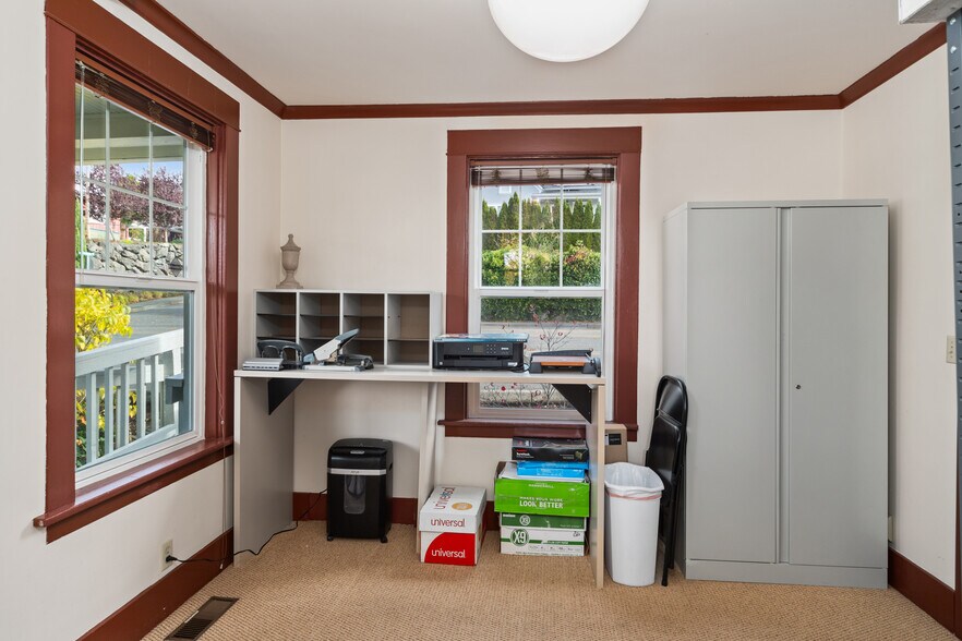More Photos Of 19679 Front St, Poulsbo Office For Sale