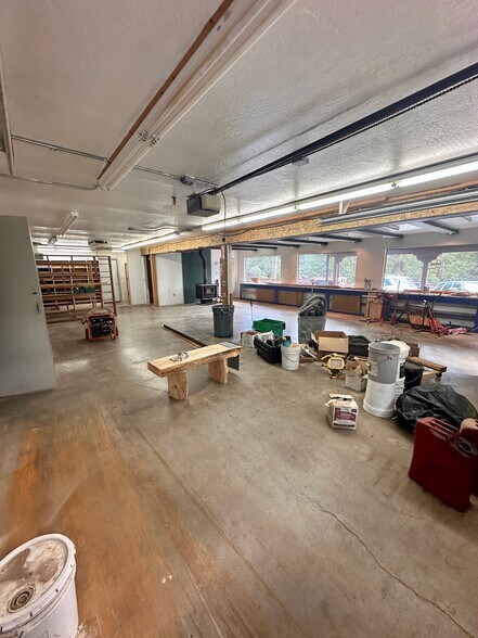 More Photos Of 7062 W Lake Blvd, Tahoma Service Station For Lease
